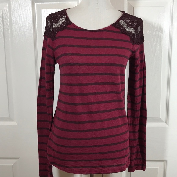 LC Lauren Conrad Sweaters - Gorgeous long sleeve sweater with lace